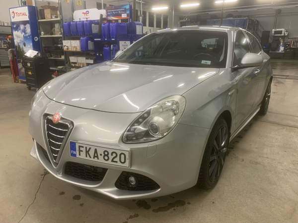 Alfa Romeo Giulietta Вантаа - изображение 1