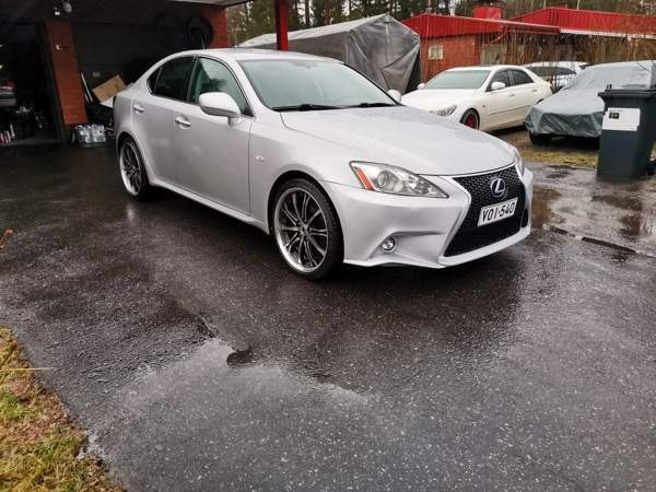 Lexus IS Jyvaeskylae - valokuva 2