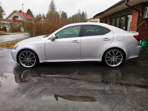 Lexus IS Jyvaeskylae - valokuva 5