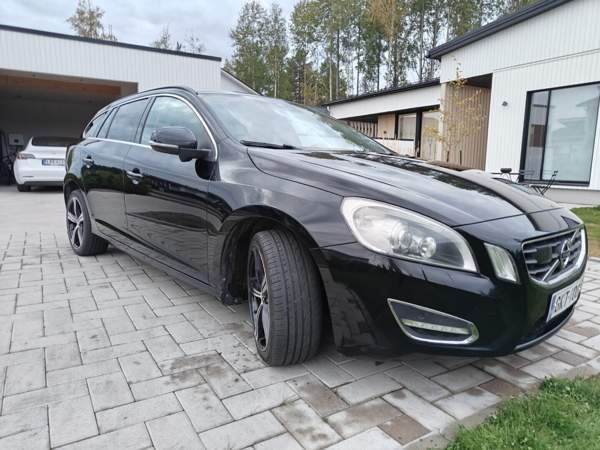 Volvo V60 Nurmijaervi - valokuva 2