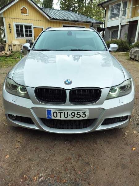 BMW 320 Raasepori - valokuva 3