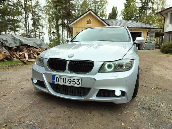 BMW 320 Raasepori - valokuva 1
