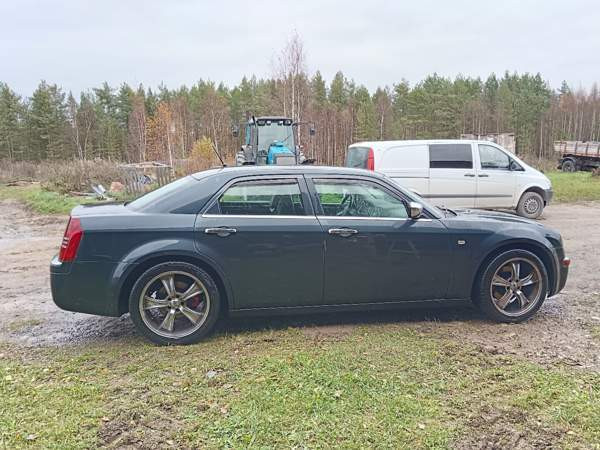 Chrysler 300C Orivesi - valokuva 3