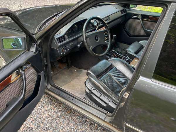 Mercedes-Benz 300 Helsinki - valokuva 8