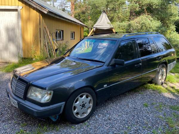 Mercedes-Benz 300 Helsinki - valokuva 1