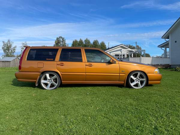 Volvo V70 Kruunupyy - valokuva 2