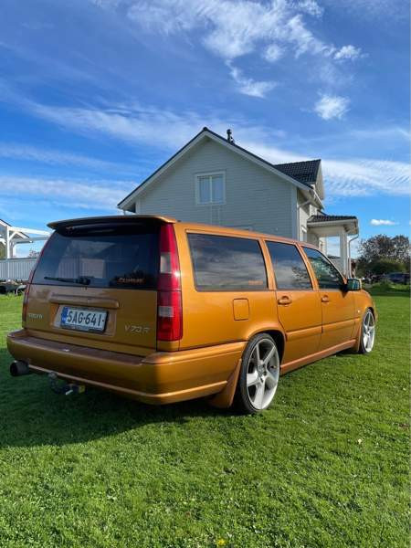 Volvo V70 Kruunupyy - valokuva 3