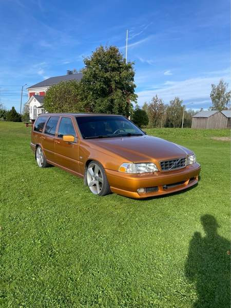 Volvo V70 Kruunupyy - valokuva 1