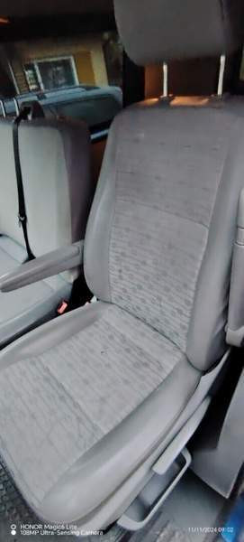 Volkswagen Transporter Ugleural'skiy - valokuva 2