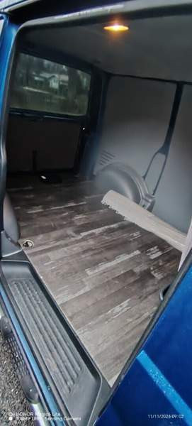 Volkswagen Transporter Ugleural'skiy - valokuva 6