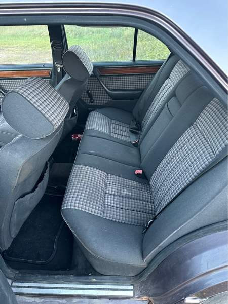 Mercedes-Benz 300 Raahe - valokuva 4