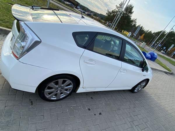 Toyota Prius Jyväskylä - valokuva 4