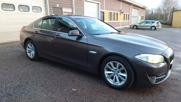 BMW 520 Лохья - изображение 5