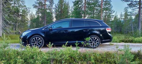 Toyota Avensis Oulu - valokuva 4