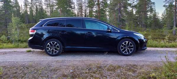 Toyota Avensis Oulu - valokuva 3