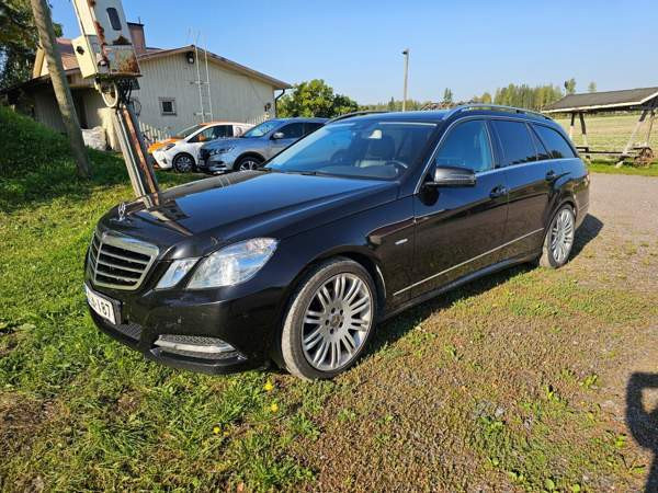 Mercedes-Benz E Maentsaelae - photo 1