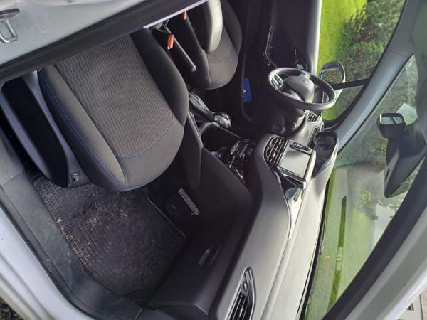 Peugeot 208 Pirkkala - изображение 5