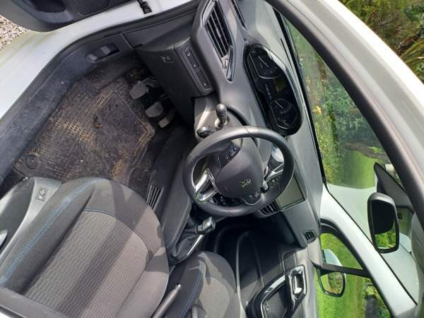 Peugeot 208 Pirkkala - изображение 7