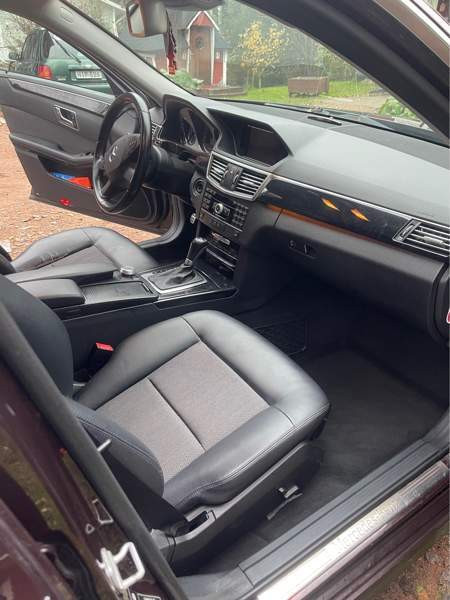 Mercedes-Benz E Pöytyä - valokuva 7