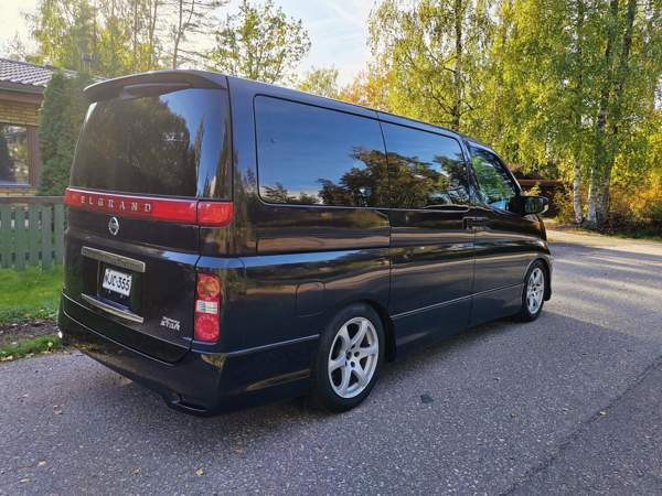 Nissan Elgrand Glebychevo - valokuva 6