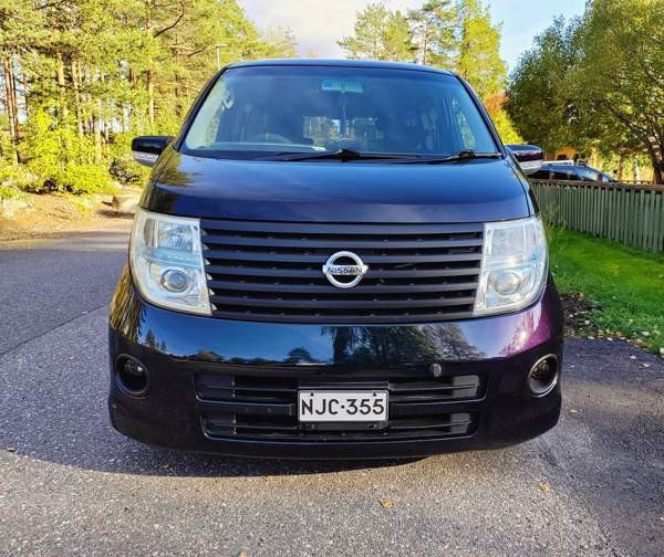Nissan Elgrand Glebychevo - valokuva 2