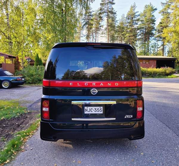 Nissan Elgrand Glebychevo - valokuva 5