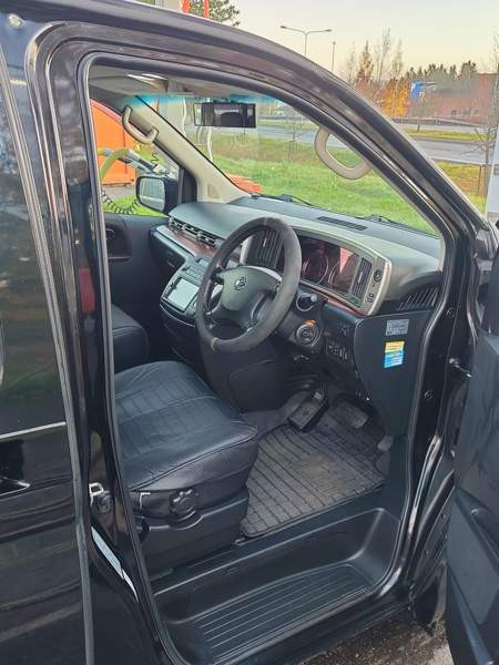 Nissan Elgrand Glebychevo - valokuva 7