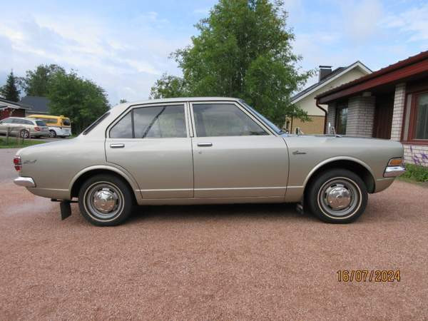 Toyota Corona Nivala - photo 2