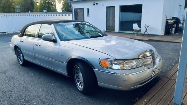 Lincoln Town Car Nokia – foto 1