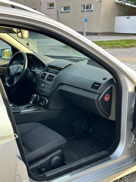 Mercedes-Benz 200 Каяни - изображение 5