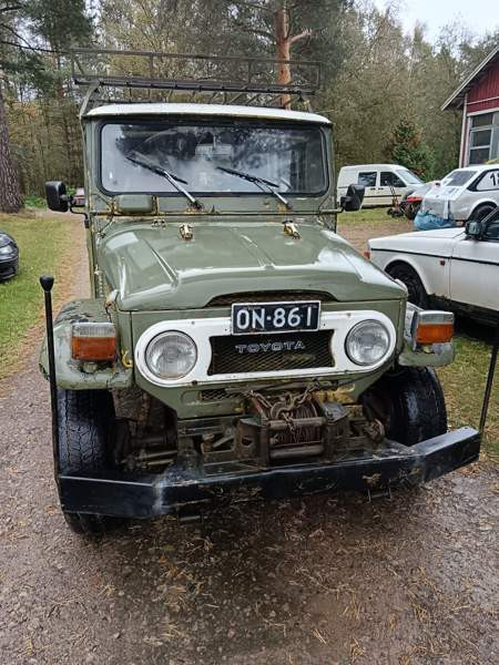 Toyota Land Cruiser Kruunupyy - valokuva 1