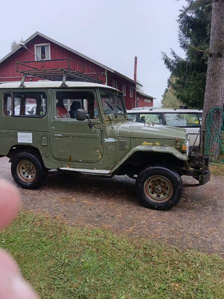 Toyota Land Cruiser Kruunupyy - valokuva 4