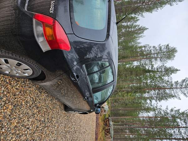 Toyota Yaris Куусамо - изображение 1