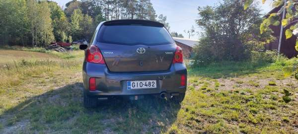Toyota Yaris Kemiö - изображение 5
