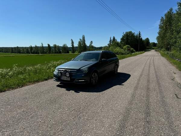 Mercedes-Benz C Мянтсяля - изображение 2