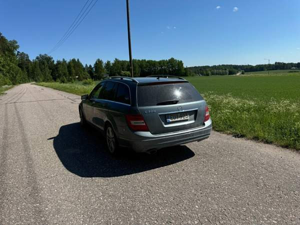 Mercedes-Benz C Мянтсяля - изображение 7