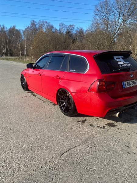 BMW 330 Hafnarfjoerdur - valokuva 7