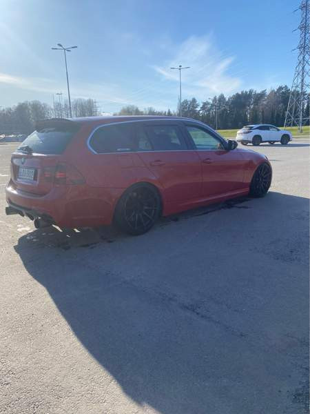 BMW 330 Hafnarfjoerdur - valokuva 5