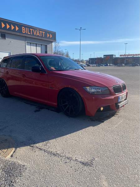 BMW 330 Hafnarfjoerdur - valokuva 4