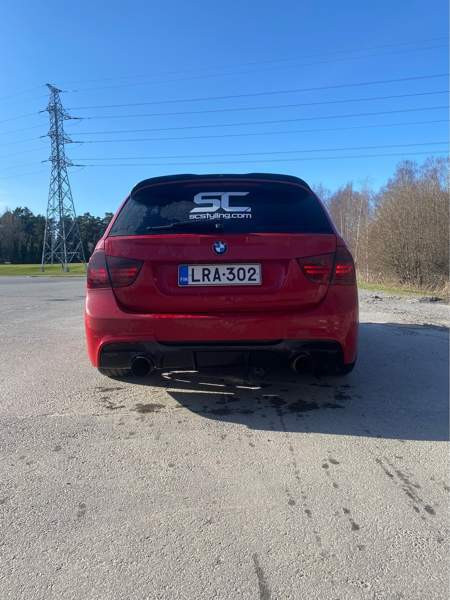 BMW 330 Hafnarfjoerdur - valokuva 6