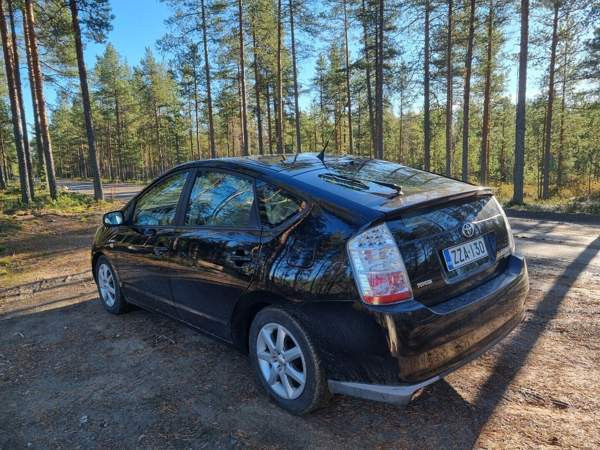 Toyota Prius Oulu - valokuva 6