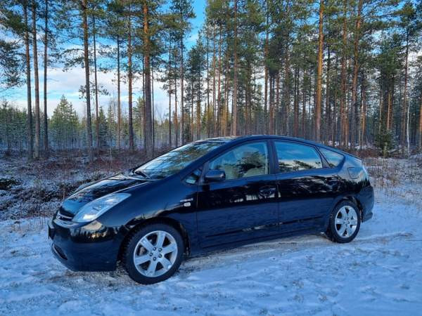 Toyota Prius Oulu - valokuva 2