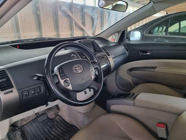 Toyota Prius Oulu - valokuva 7