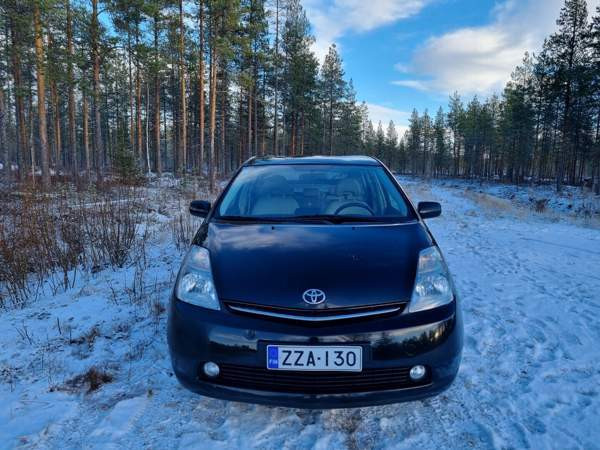Toyota Prius Oulu - valokuva 5