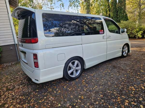 Nissan Elgrand Холлола - изображение 5
