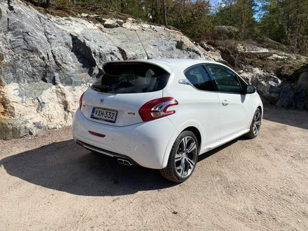 Peugeot 208 Sibbo - valokuva 2