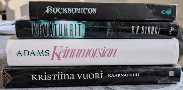 Romantiikkaa, kauhua, nuortenkirjallisuutta Espoo - valokuva 3