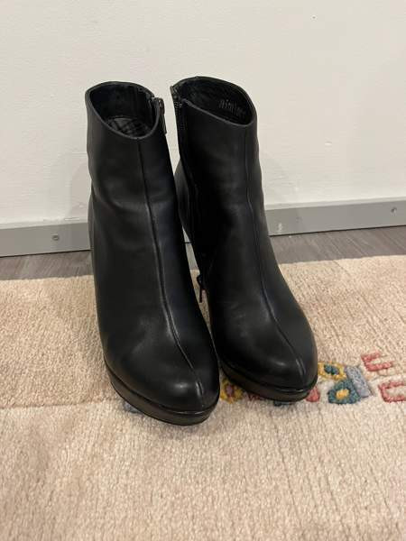 Mustat nilkkurit 38 Lahti - photo 1