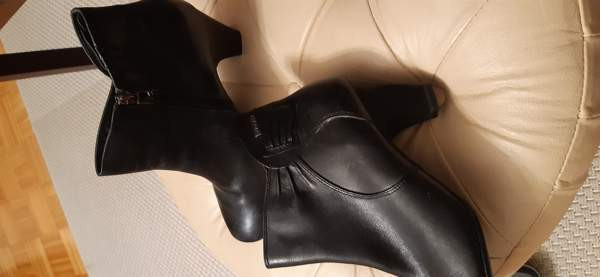 Mustat lämpimät Tamaris talvinilkkurit Оулу - изображение 1