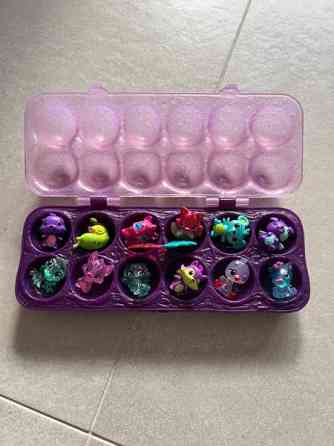 Hatchimal-kenno + 12 hahmoa Kaarina